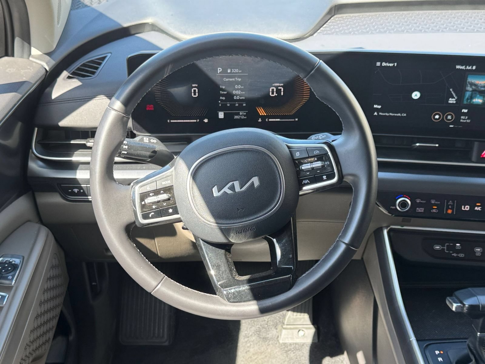 Used 2026 Kia Carnival FWD image 29