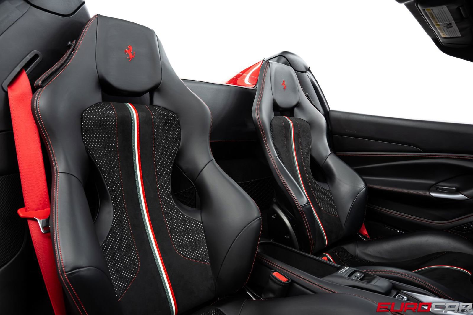 Used 2022 Ferrari F8 Tributo image 40