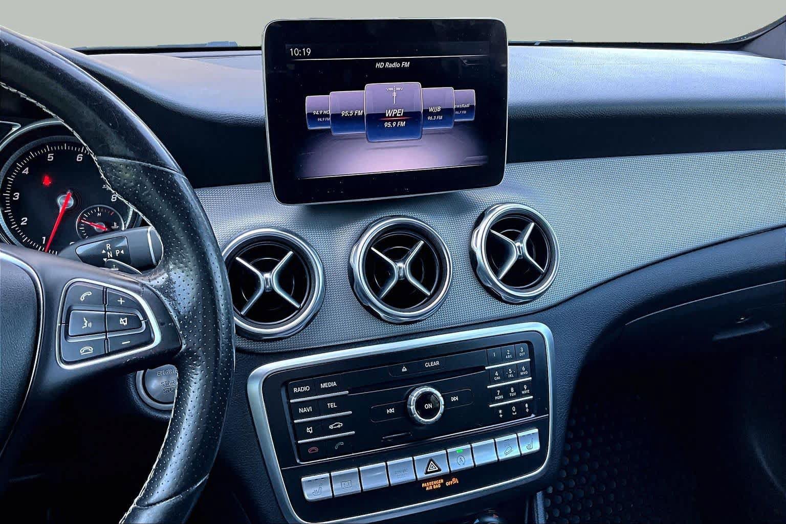 Used 2018 Mercedes-Benz GLA 250 4MATIC image 7