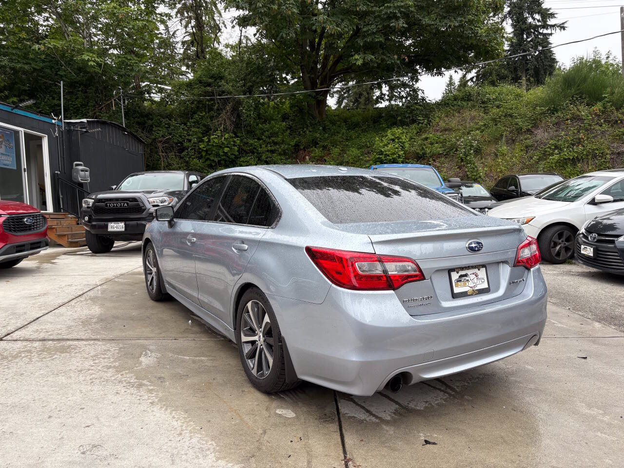 Used 2015 Subaru Legacy 2.5i Limited AWD/4WD image 3