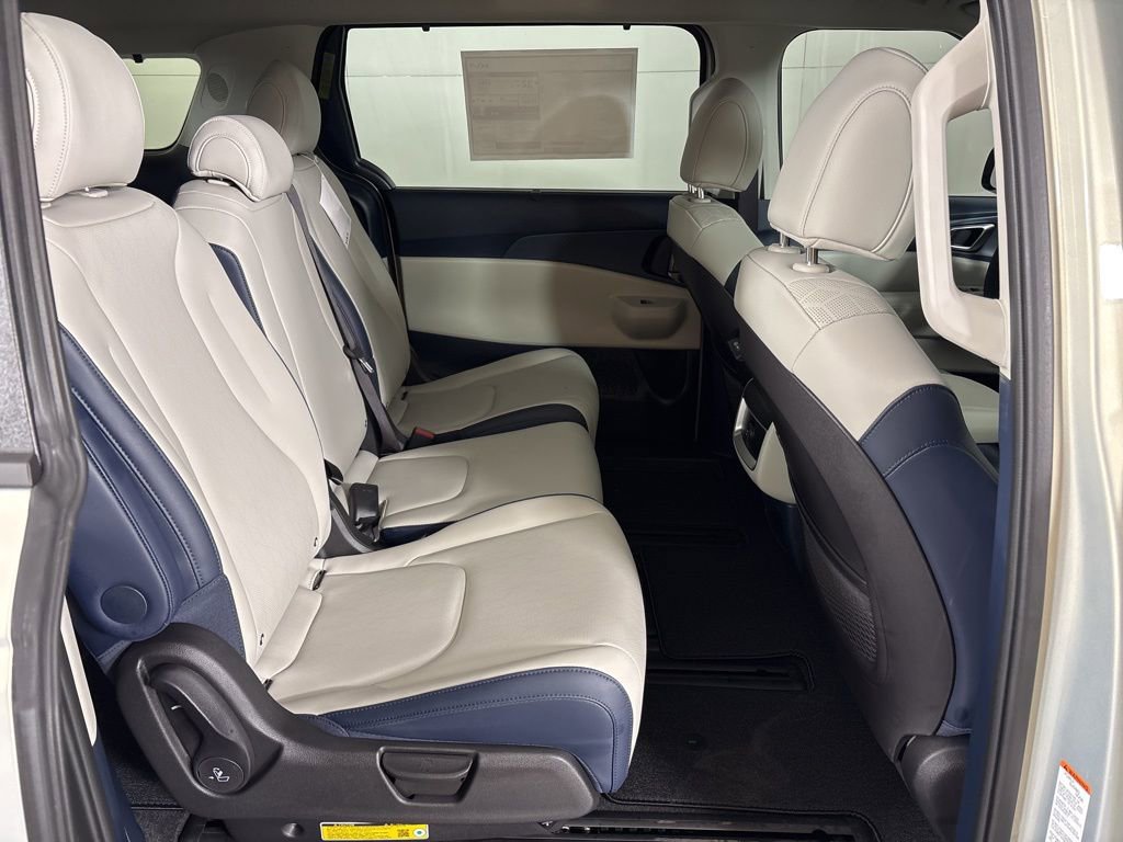 New 2026 Kia Carnival EX FWD image 18