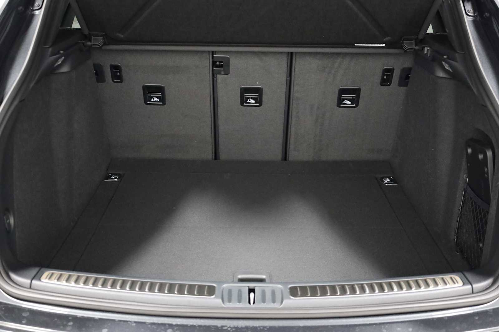 New 2026 Porsche Macan image 49