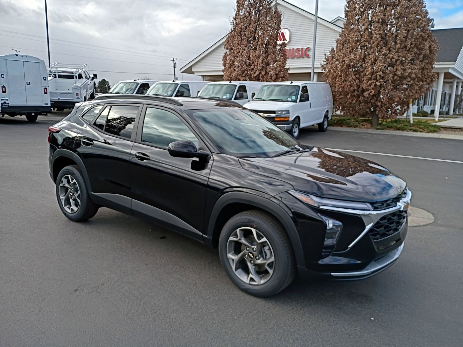 New 2026 Chevrolet Trax LT w/ Sunroof Package image 9