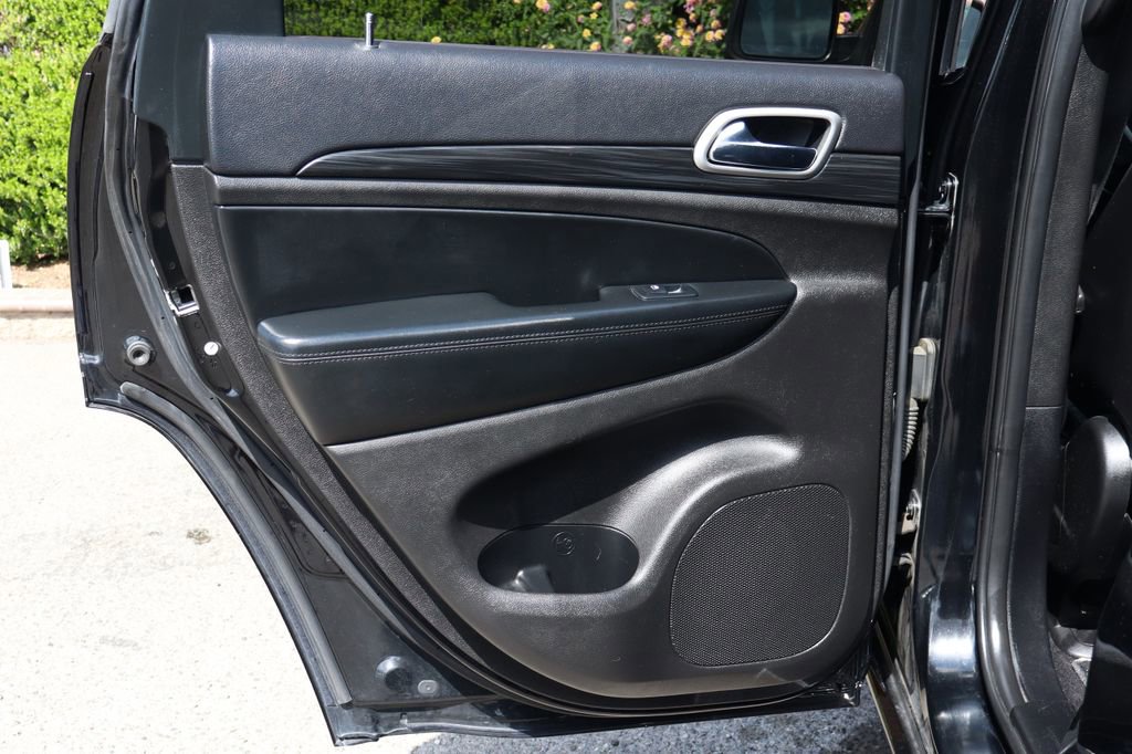 Used 2019 Jeep Grand Cherokee Altitude image 42