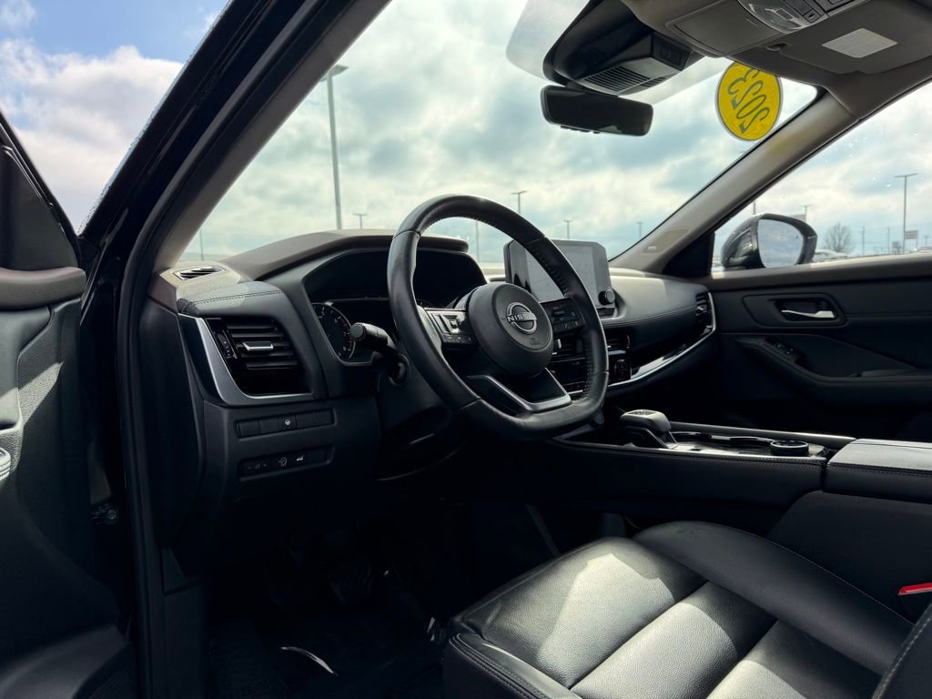 Used 2023 Nissan Rogue SL w/ SL Premium Package image 11