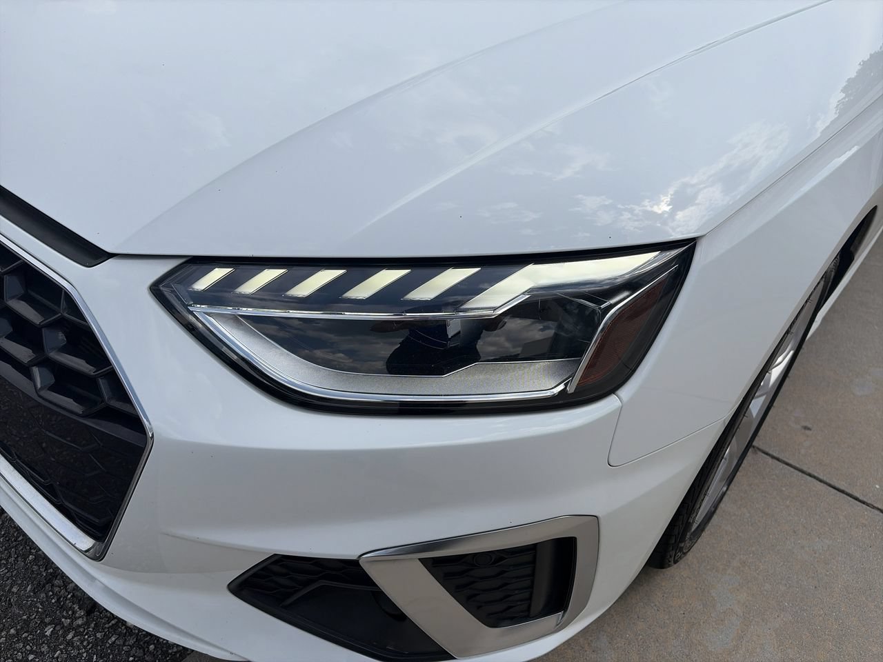 Used 2022 Audi A4 2.0T Premium Plus w/ Premium Plus Package AWD/4WD image 11