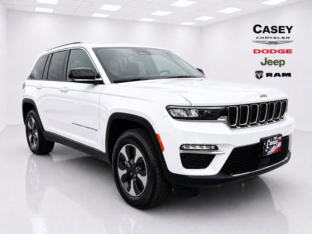 Used 2023 Jeep Grand Cherokee 4WD 4xe image 2