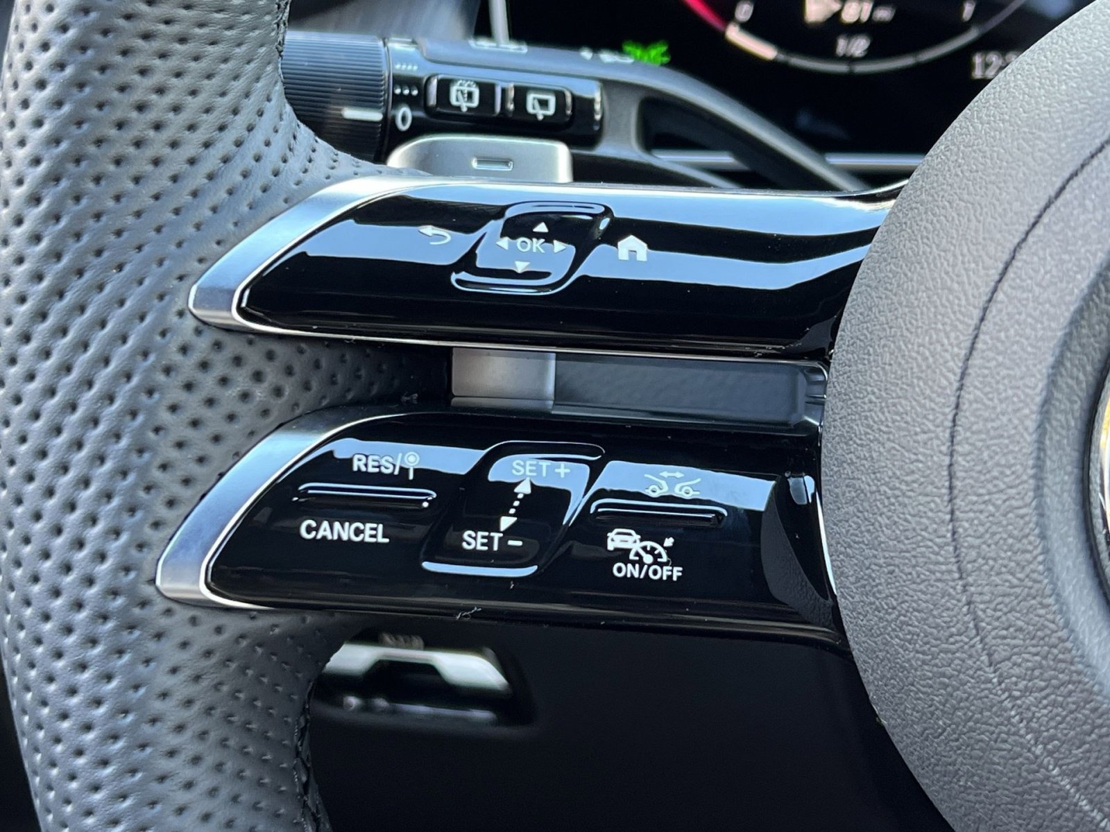 New 2026 Mercedes-Benz GLC 300 4MATIC image 30