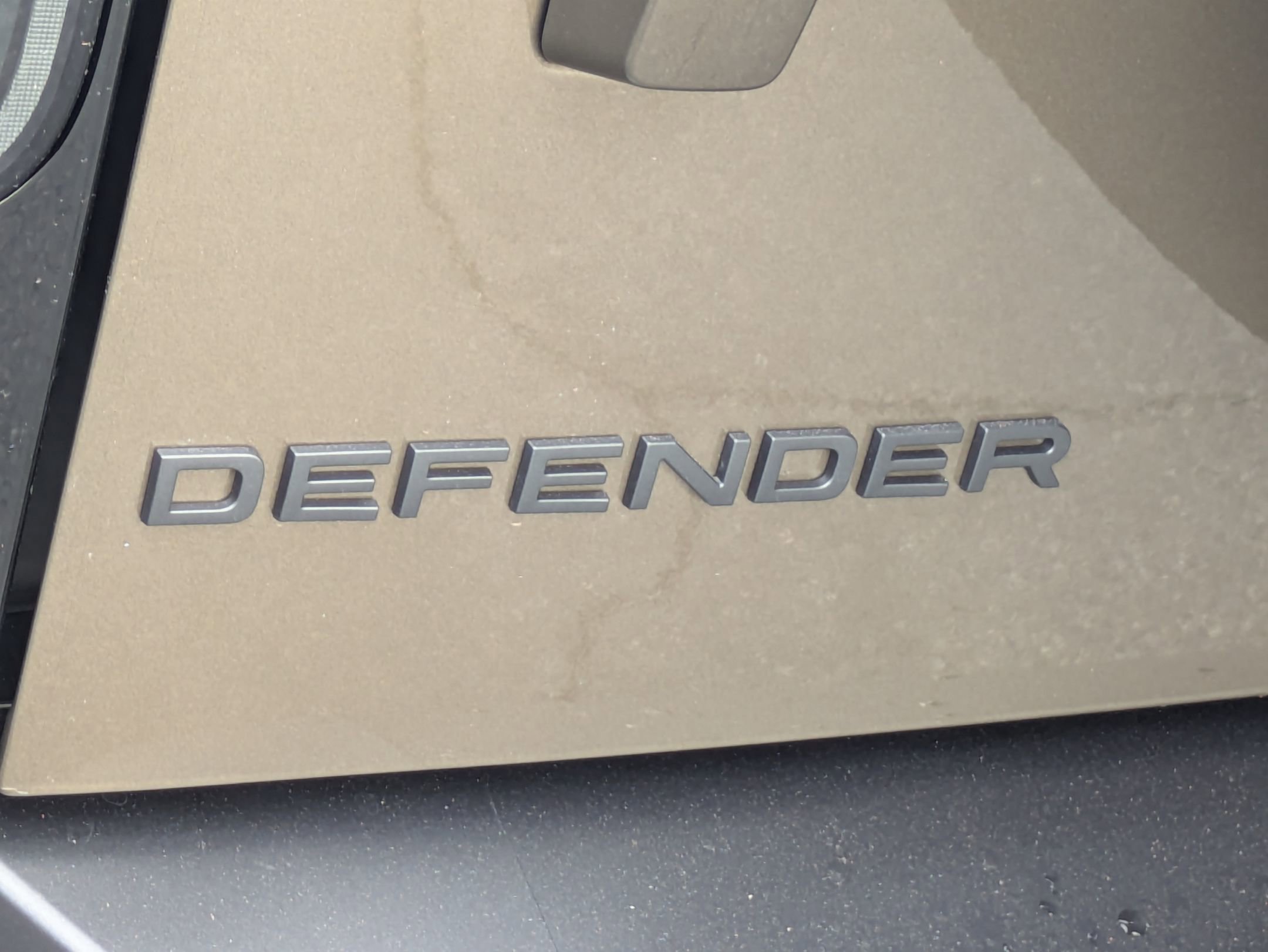 New 2026 Land Rover Defender 110 X-Dynamic SE image 34