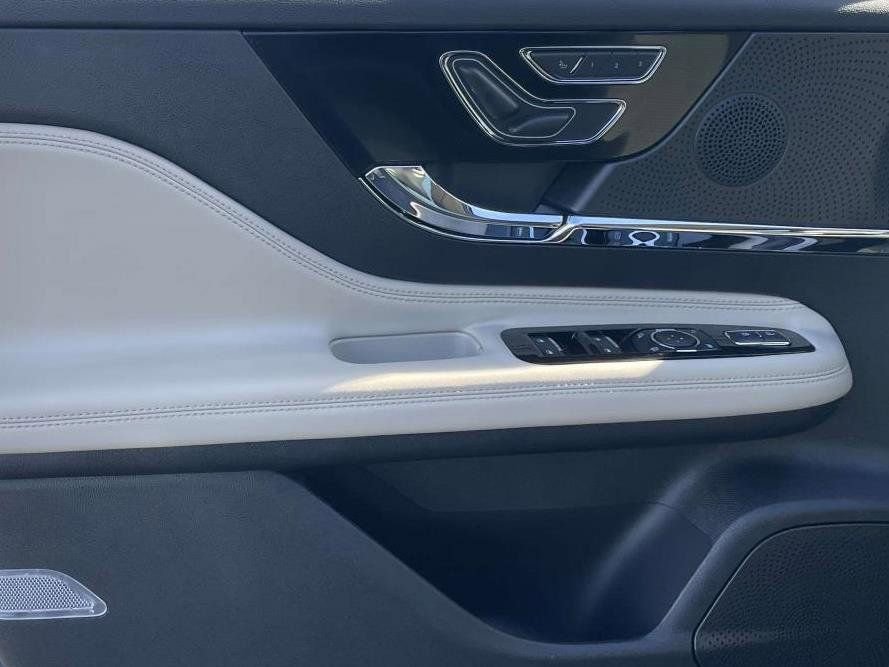 New 2026 Lincoln Corsair Premiere image 15