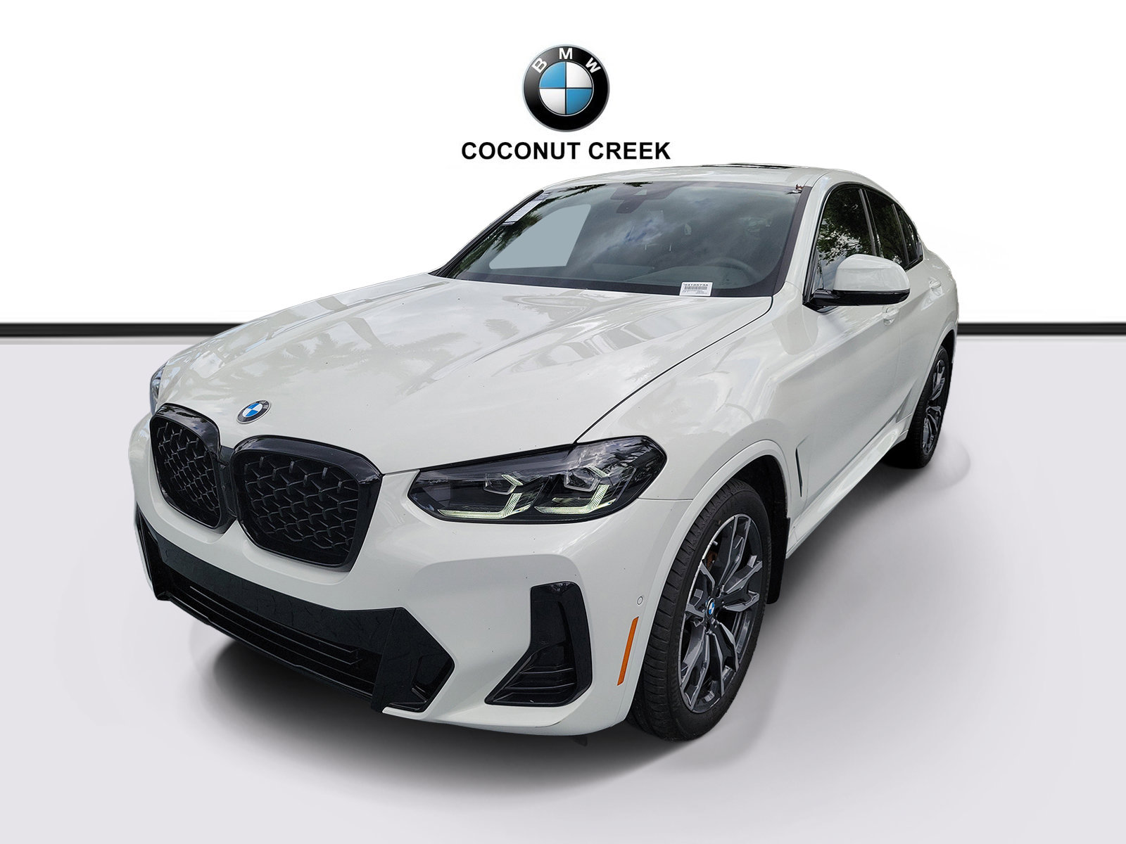 Certified 2025 BMW X4 xDrive30i w/ Premium Package AWD/4WD image 2