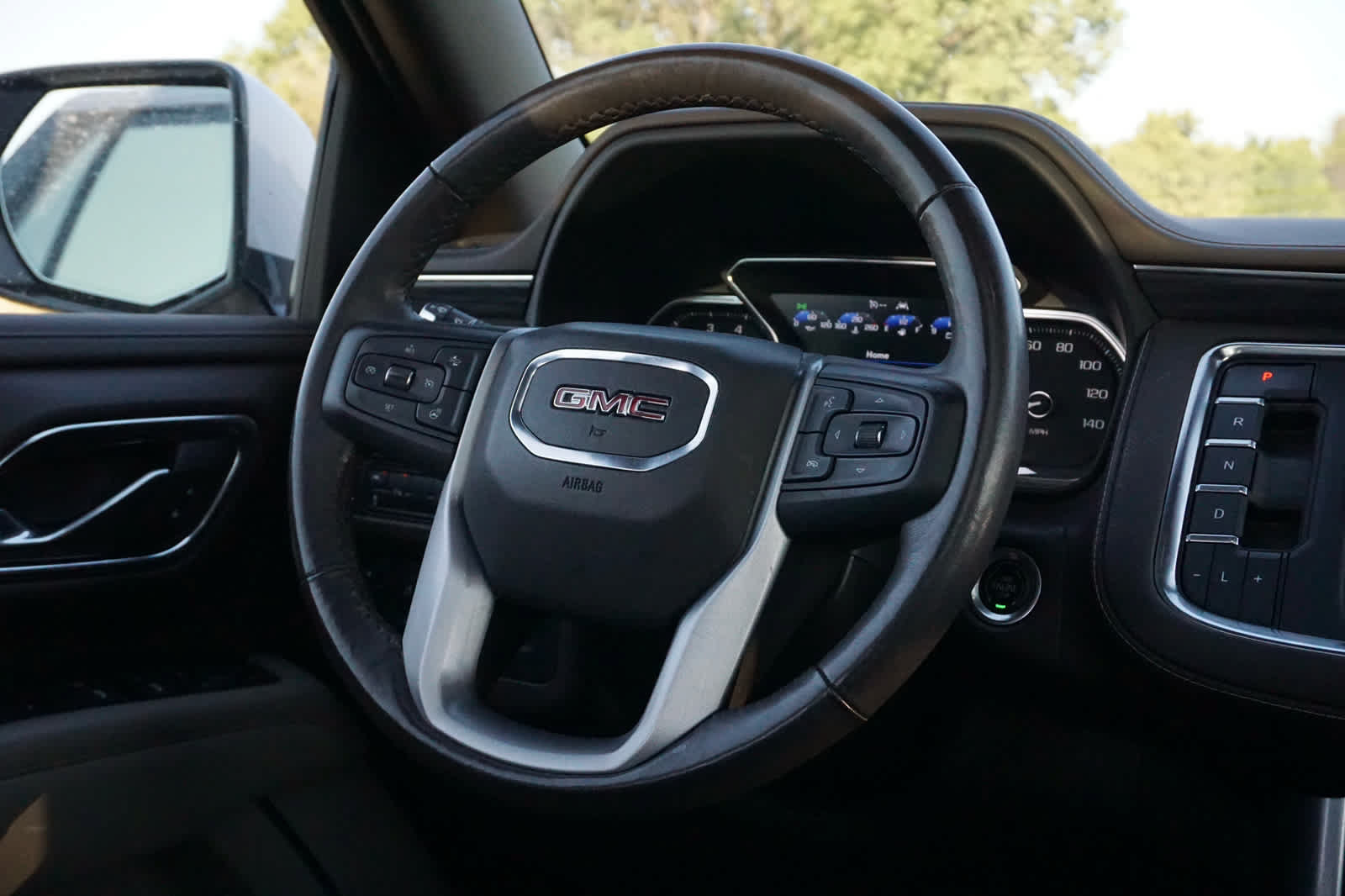 Used 2021 GMC Yukon SLT w/ SLT Premium Package AWD/4WD image 7