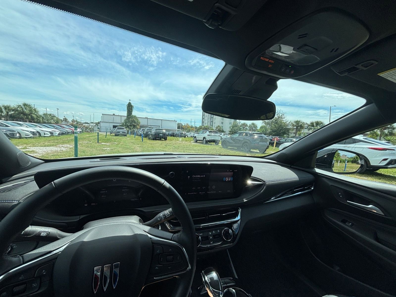 Used 2025 Buick Envista Sport Touring image 33