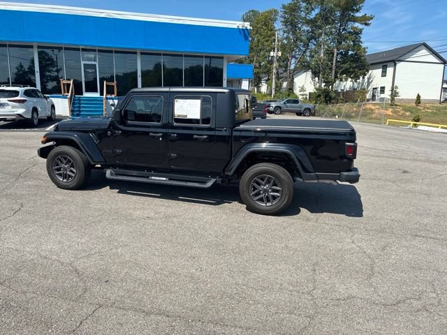 Used 2024 Jeep Gladiator Sport AWD/4WD image 23