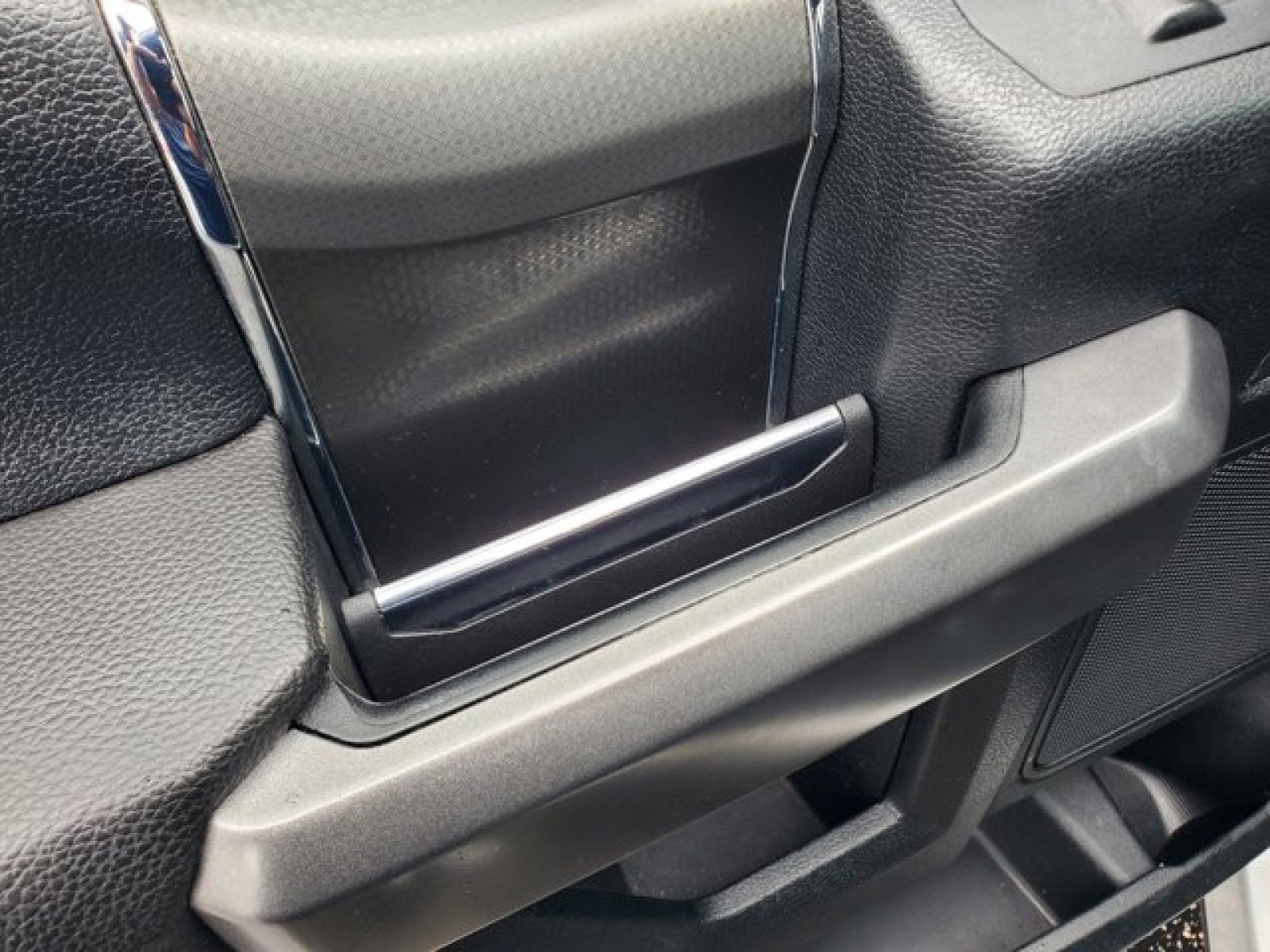 Used 2015 Ford F150 XLT w/ Equipment Group 301A Mid image 13