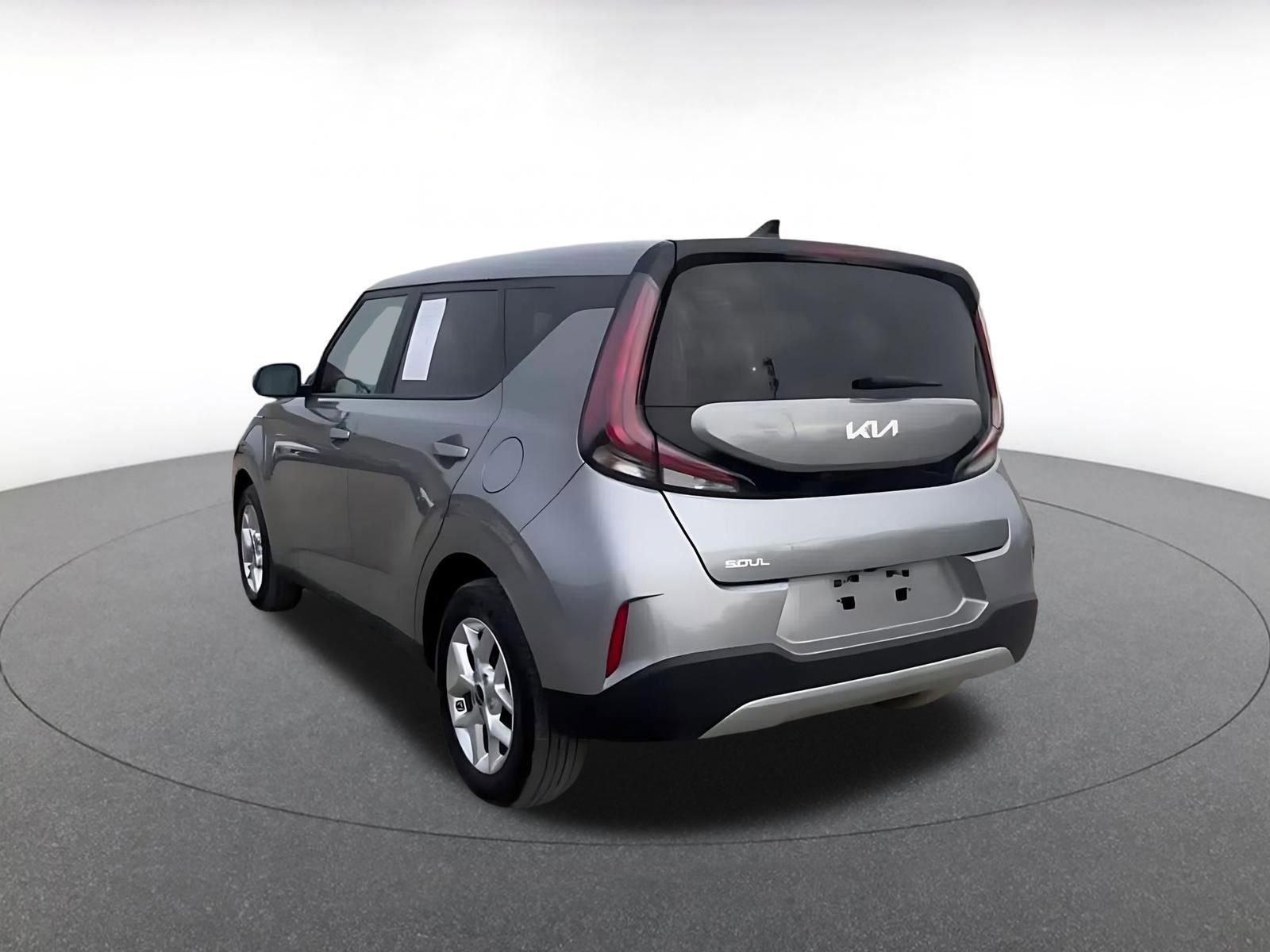 Used 2025 Kia Soul LX w/ LX Technology Package image 11