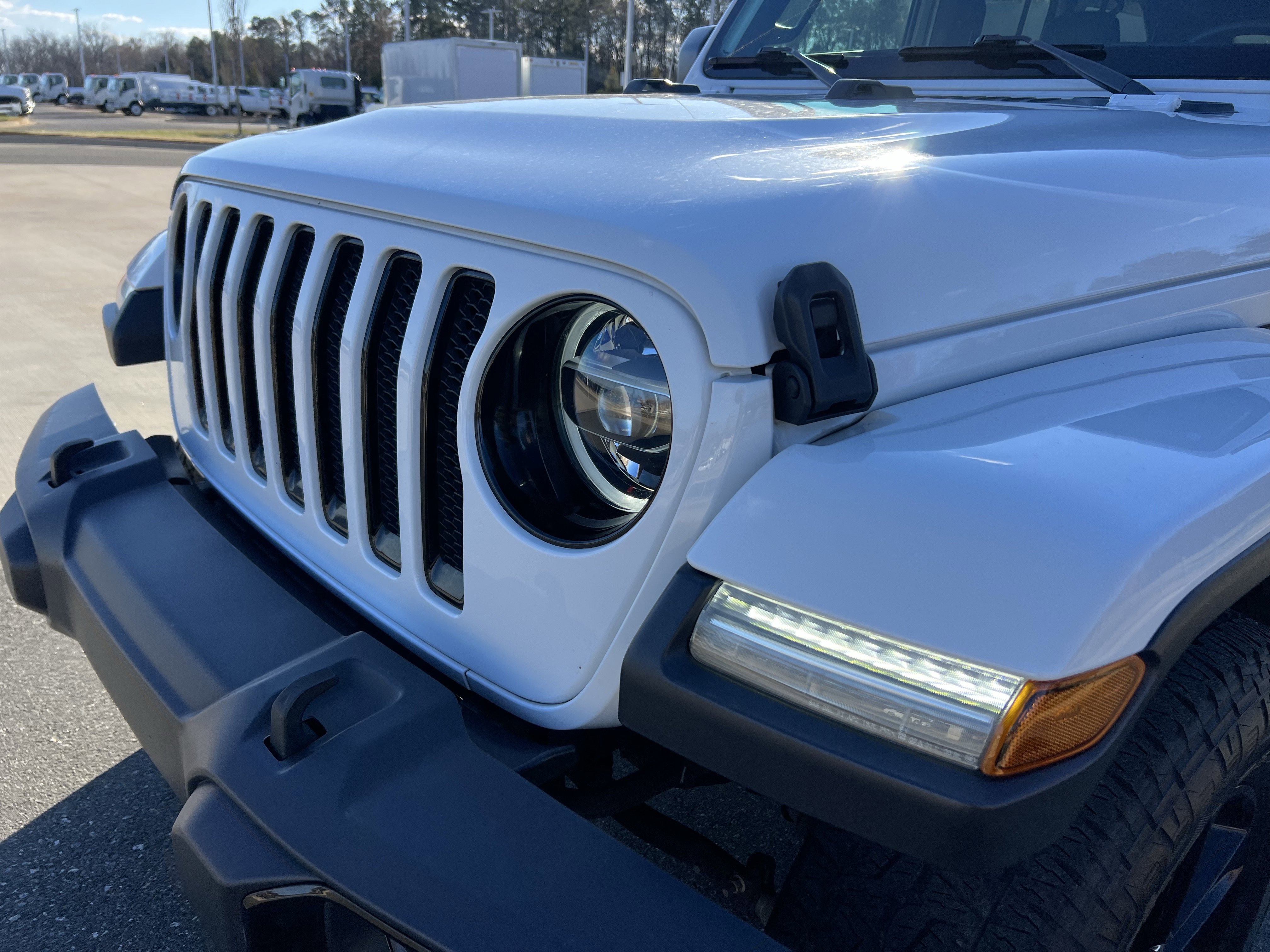 Used 2020 Jeep Wrangler Unlimited Sahara AWD/4WD image 12