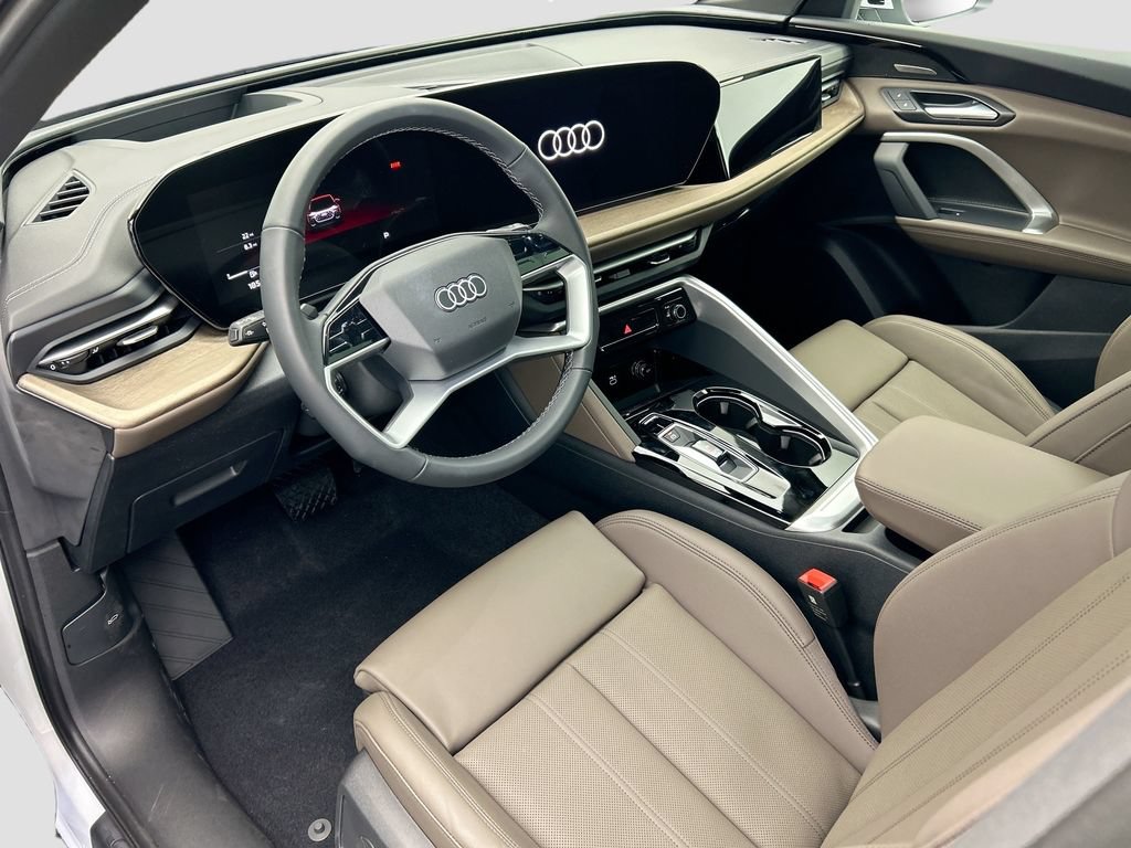 Certified 2025 Audi Q5 Premium Plus w/ Premium Plus AWD/4WD image 9