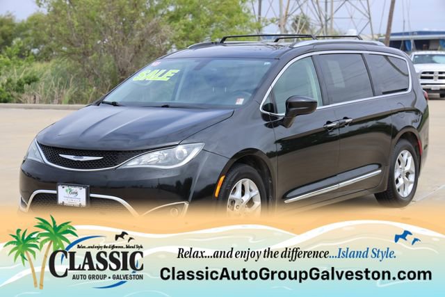 Used 2019 Chrysler Pacifica Touring-L Plus FWD image 3