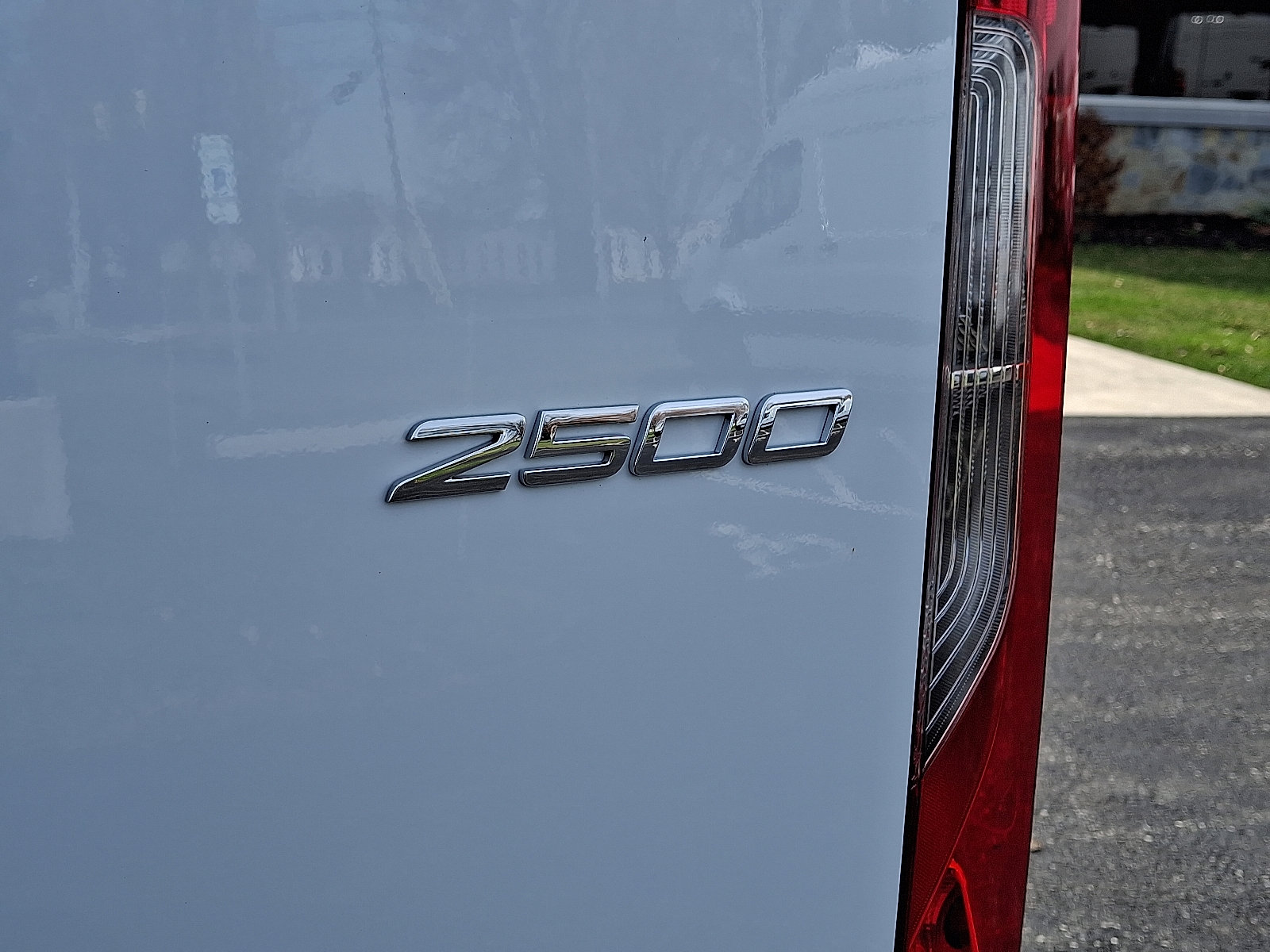 Used 2024 Mercedes-Benz Sprinter 2500 image 30