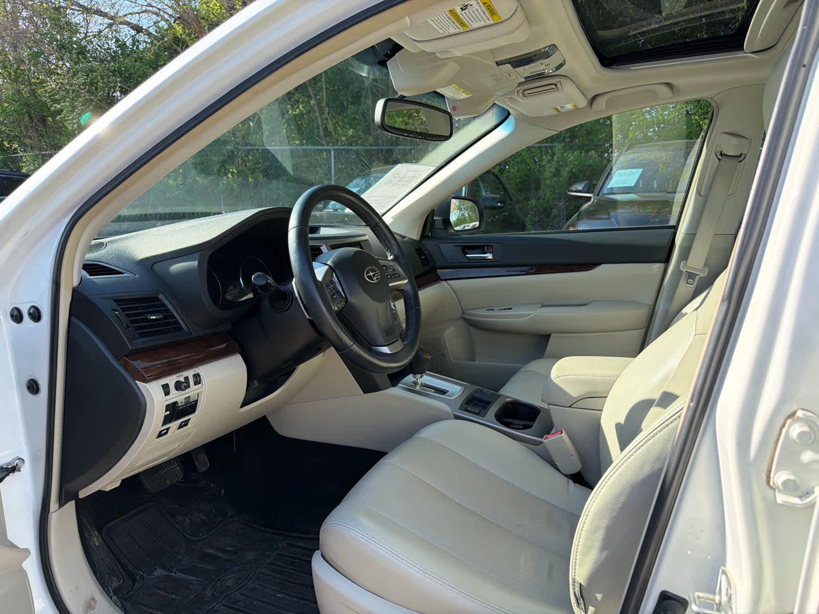 Used 2013 Subaru Legacy 3.6R Limited AWD/4WD image 5