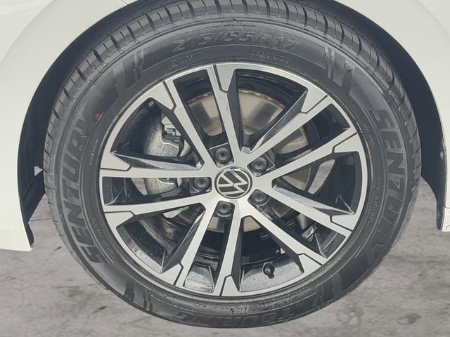 Used 2024 Volkswagen Jetta Sport image 9