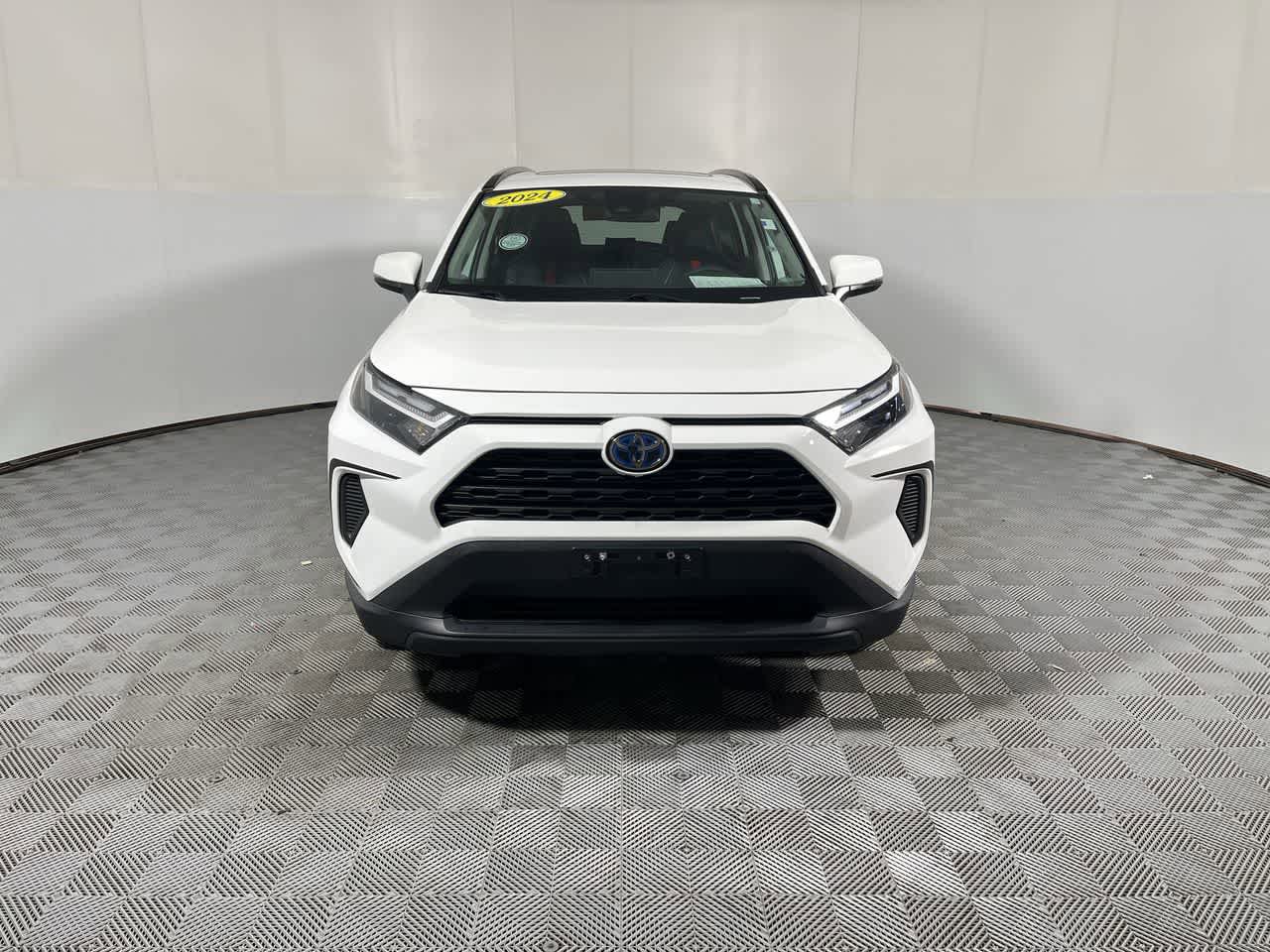 Used 2024 Toyota RAV4 XLE w/ Convenience Package AWD/4WD image 3