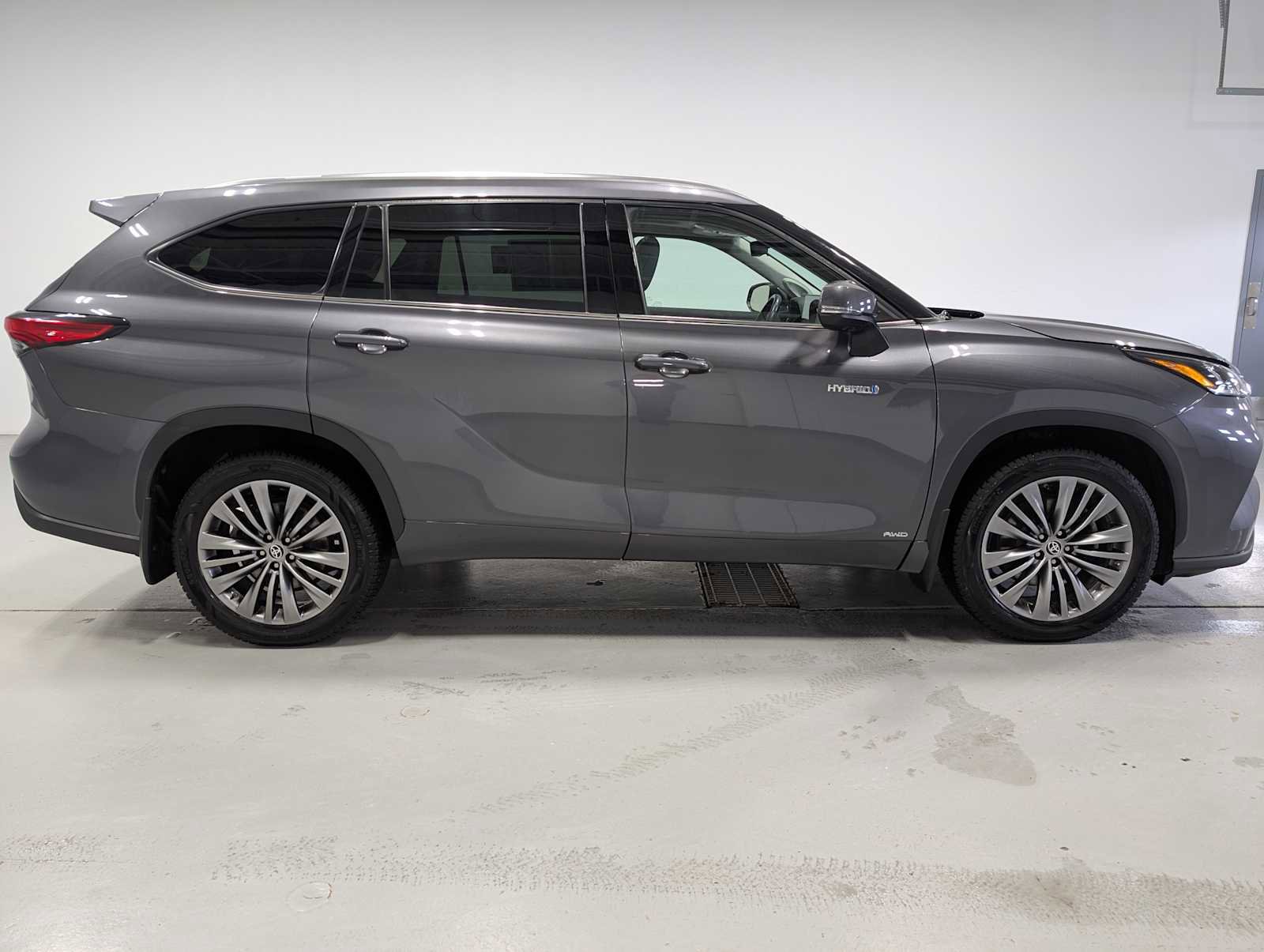 Used 2021 Toyota Highlander Platinum image 7