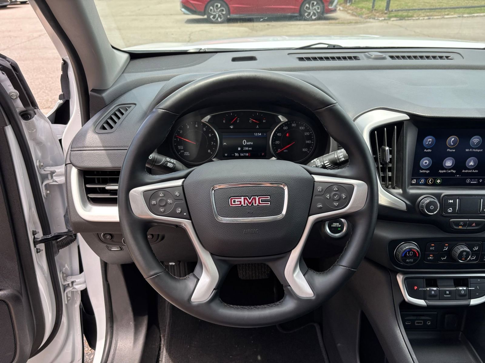 Used 2024 GMC Terrain SLT AWD/4WD image 30