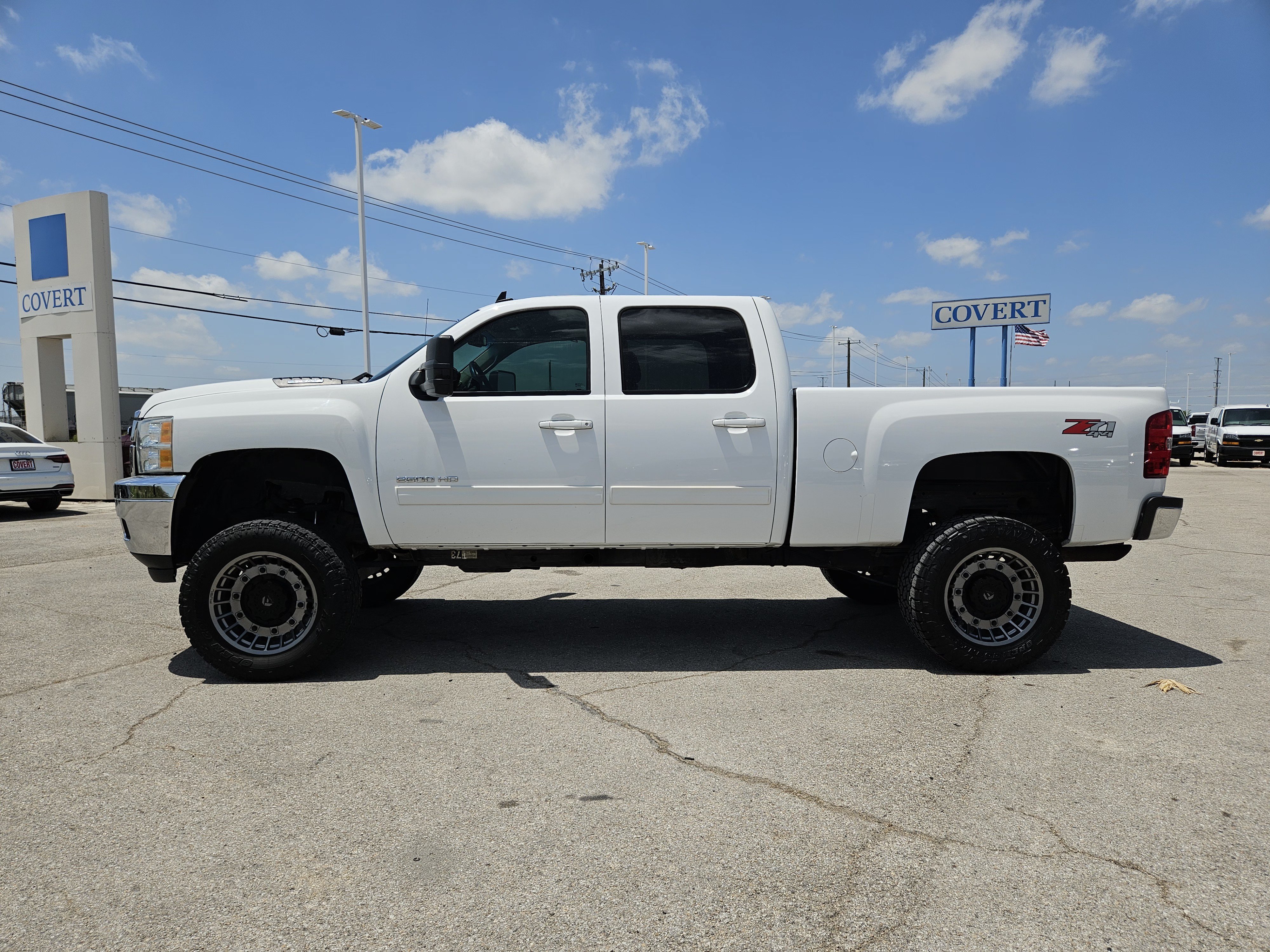 Used 2014 Chevrolet Silverado 2500 LTZ w/ LTZ Plus Package AWD/4WD image 4