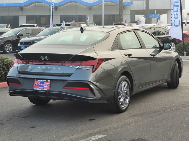 Used 2024 Hyundai Elantra SEL image 5