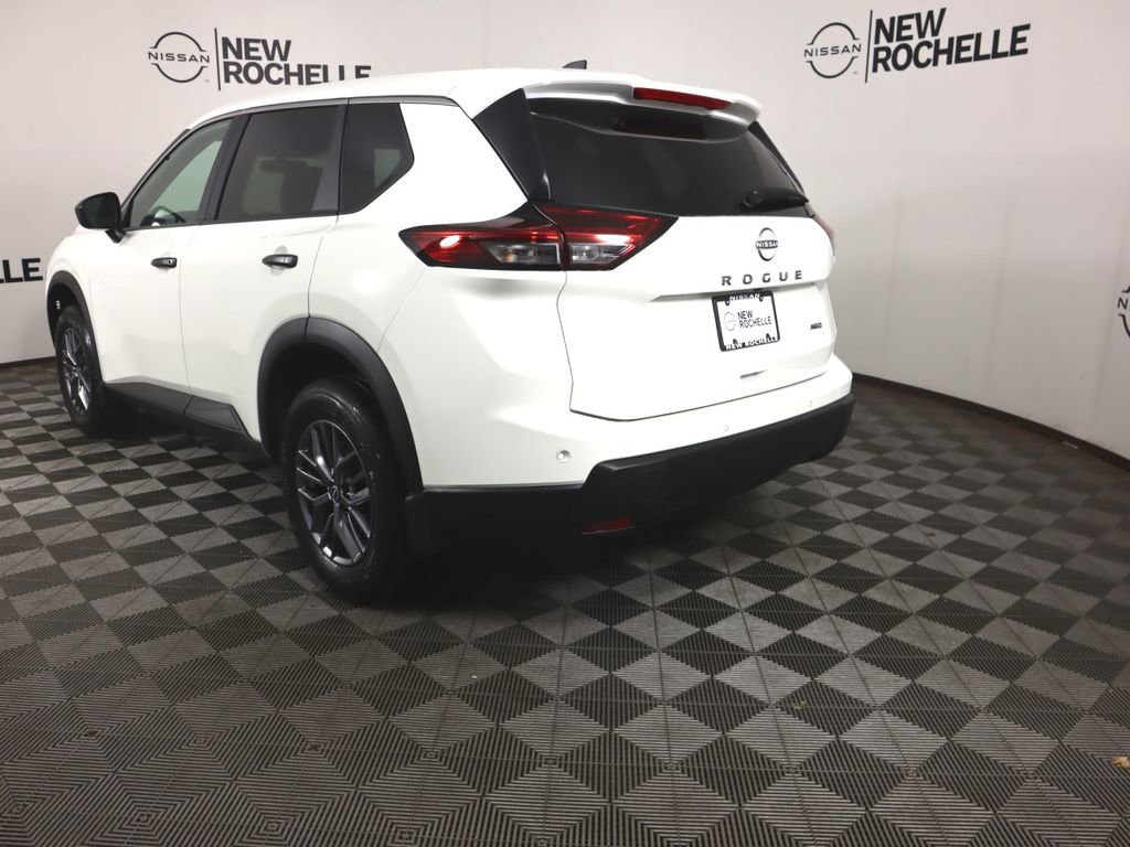 New 2026 Nissan Rogue S image 5
