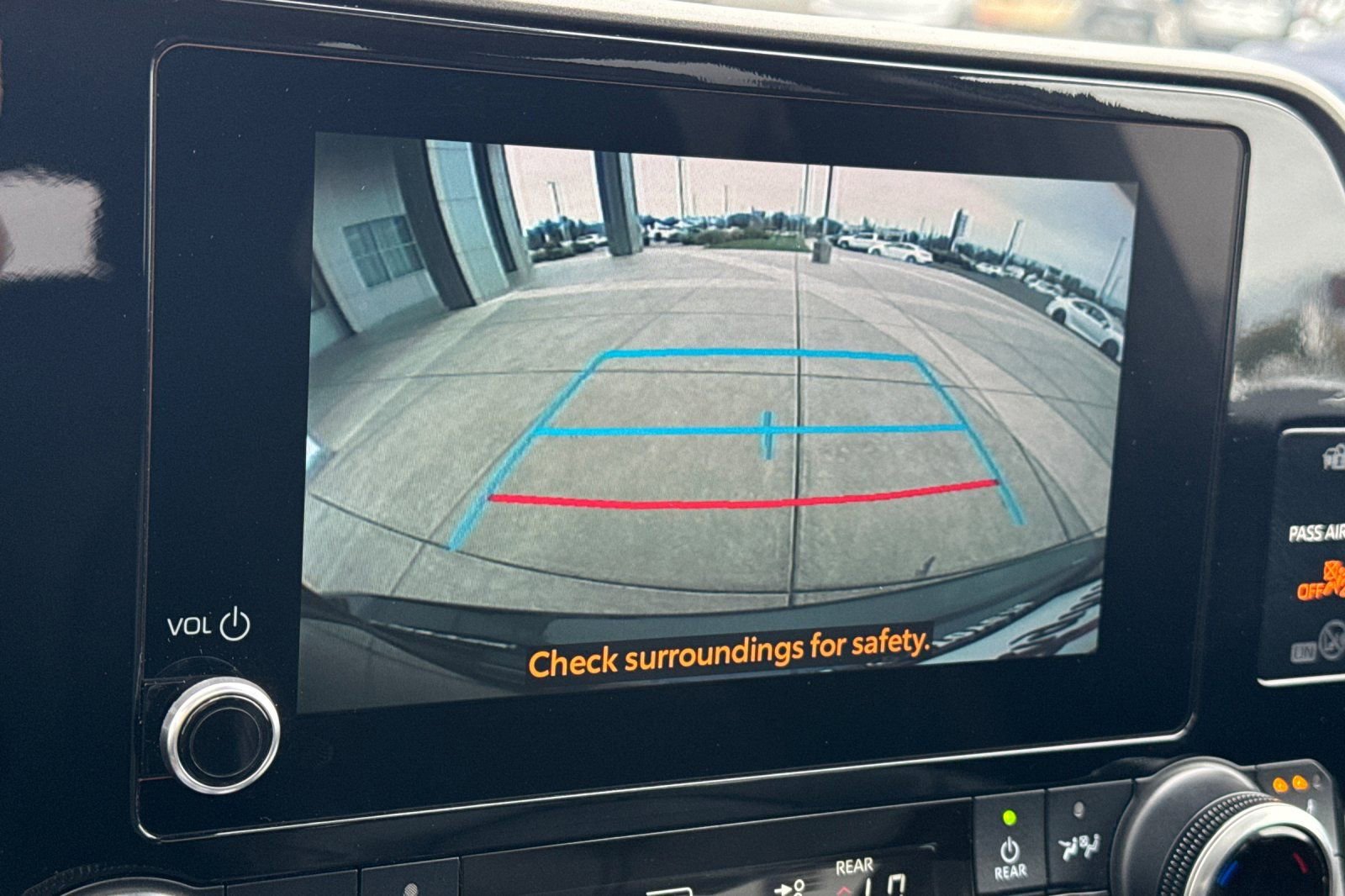 Used 2023 Toyota Highlander XLE image 25