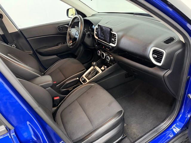 Used 2023 Hyundai Venue Limited FWD image 38