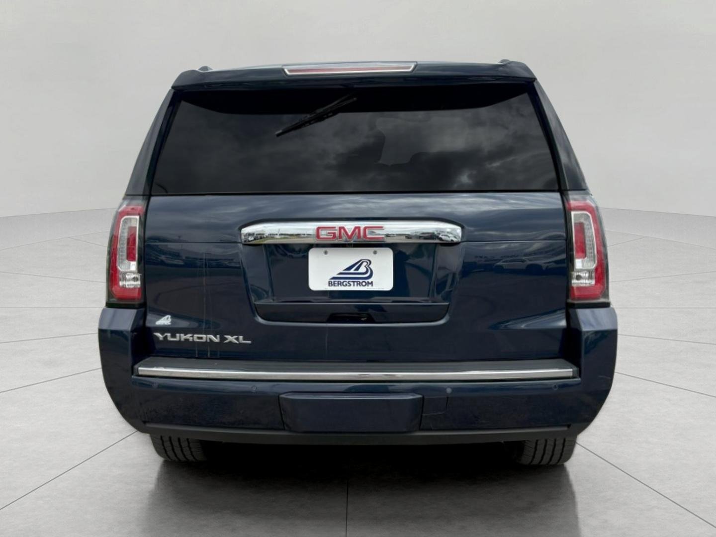 Used 2019 GMC Yukon XL Denali w/ Denali Ultimate Package AWD/4WD image 7
