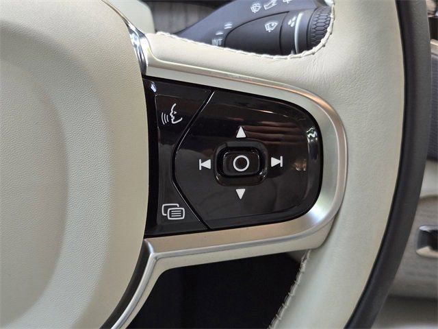 New 2025 Volvo XC90 T8 Plus w/ Protection Package Premier image 37