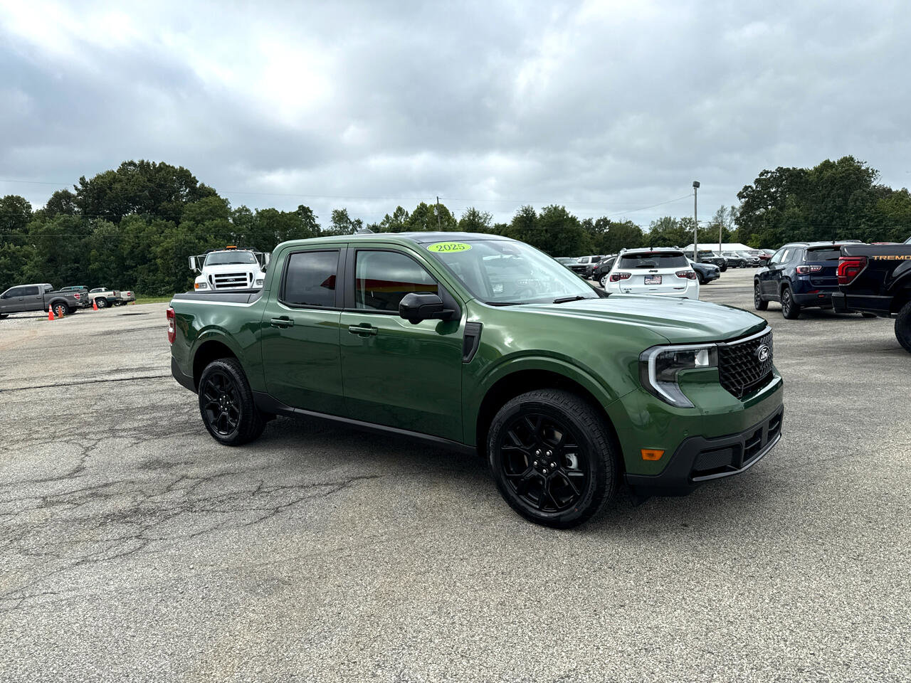 New 2025 Ford Maverick Lariat image 2