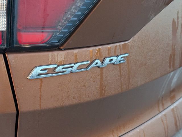 Used 2017 Ford Escape SE image 9