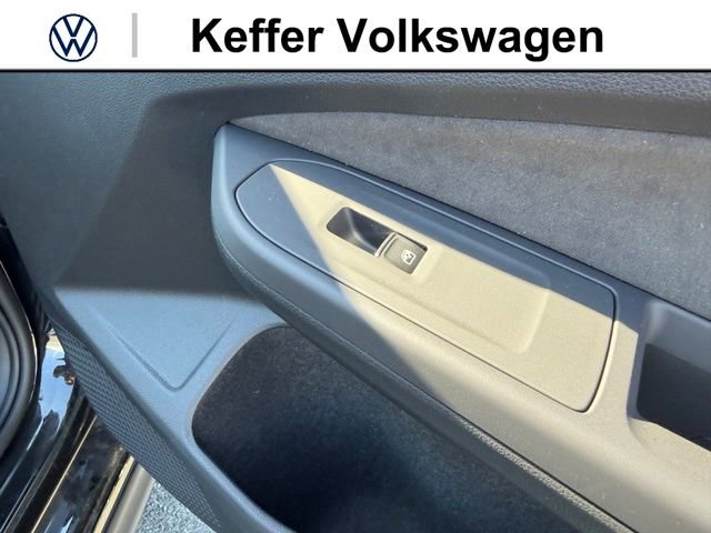 New 2026 Volkswagen GTI SE FWD image 33