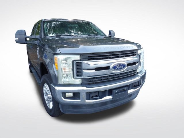 Used 2017 Ford F250 XLT w/ XLT Value Package AWD/4WD image 2