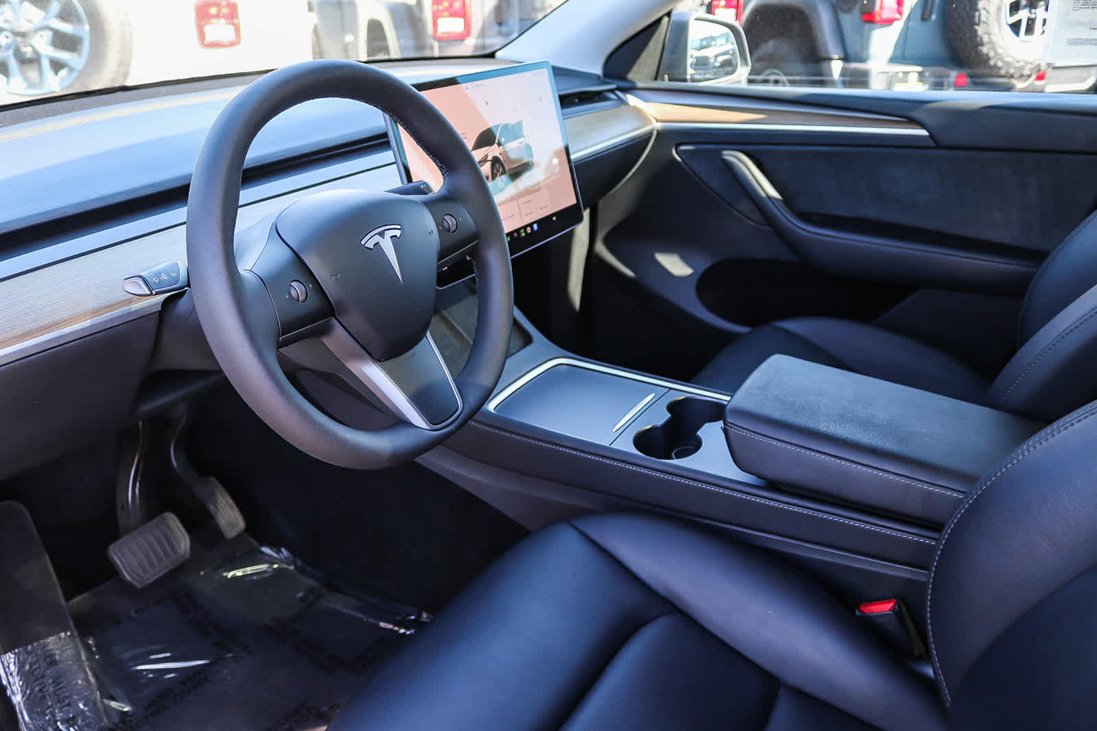 Used 2023 Tesla Model Y 2WD image 15