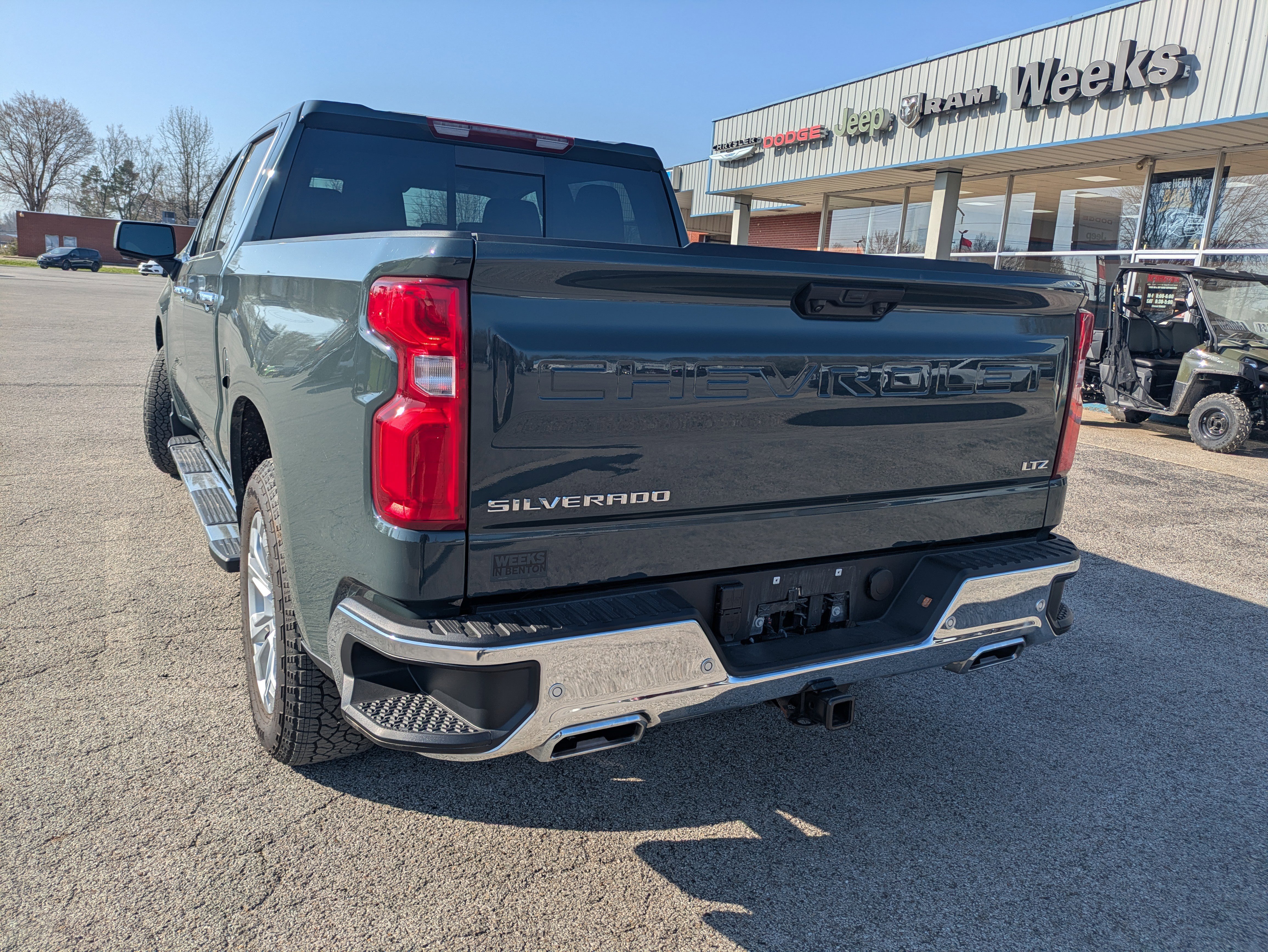 Used 2025 Chevrolet Silverado 1500 LTZ AWD/4WD image 5