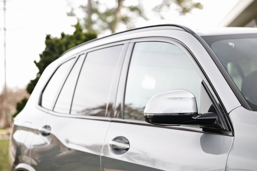 New 2026 BMW X5 xDrive40i w/ M Sport Package image 3