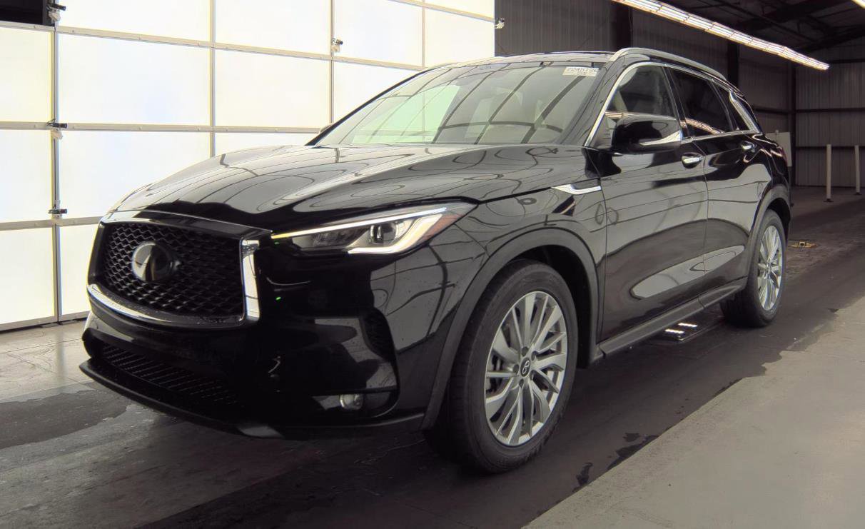 Used 2022 INFINITI QX50 Luxe image 2