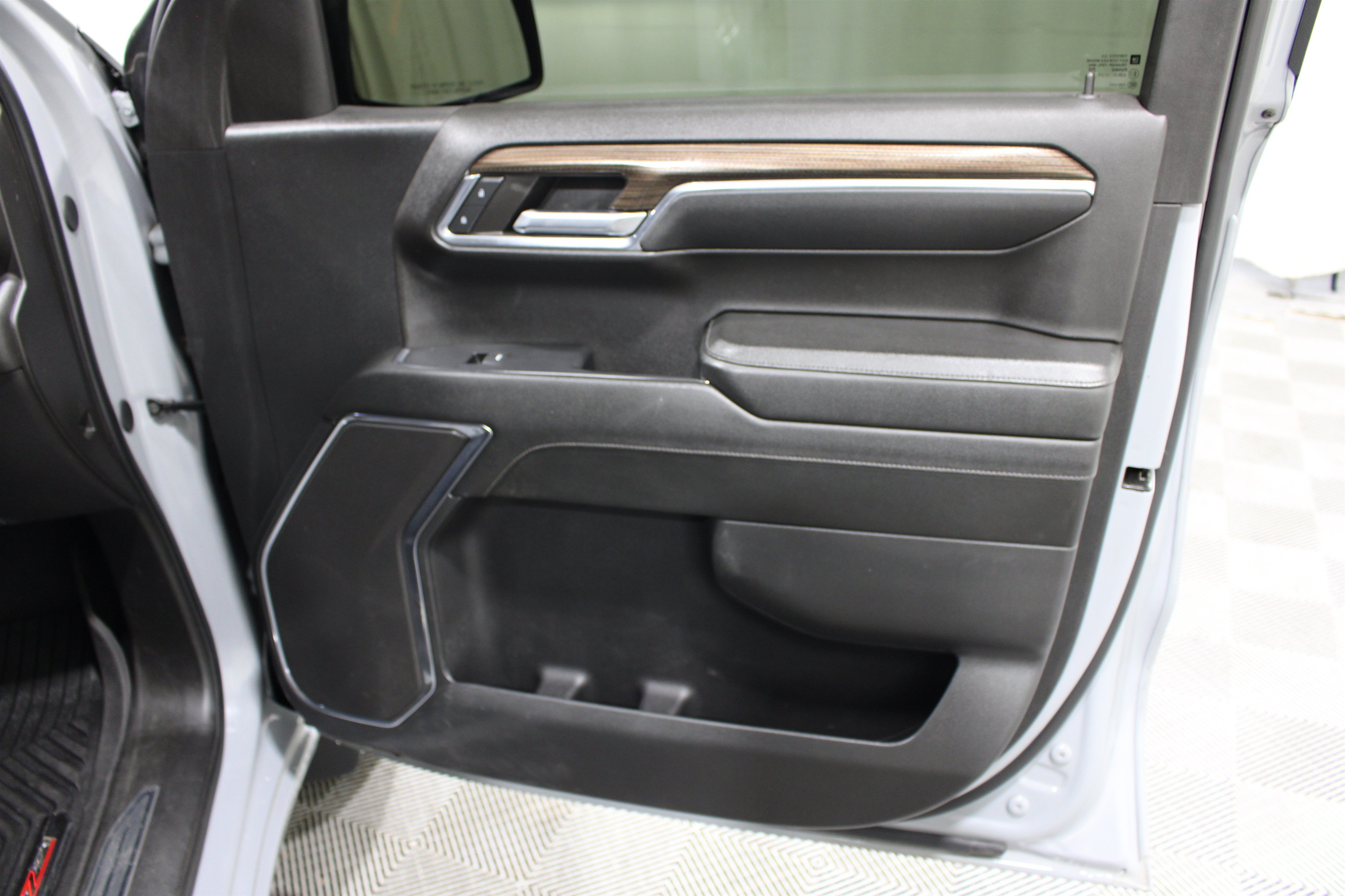 Used 2024 Chevrolet Silverado 1500 RST AWD/4WD image 27