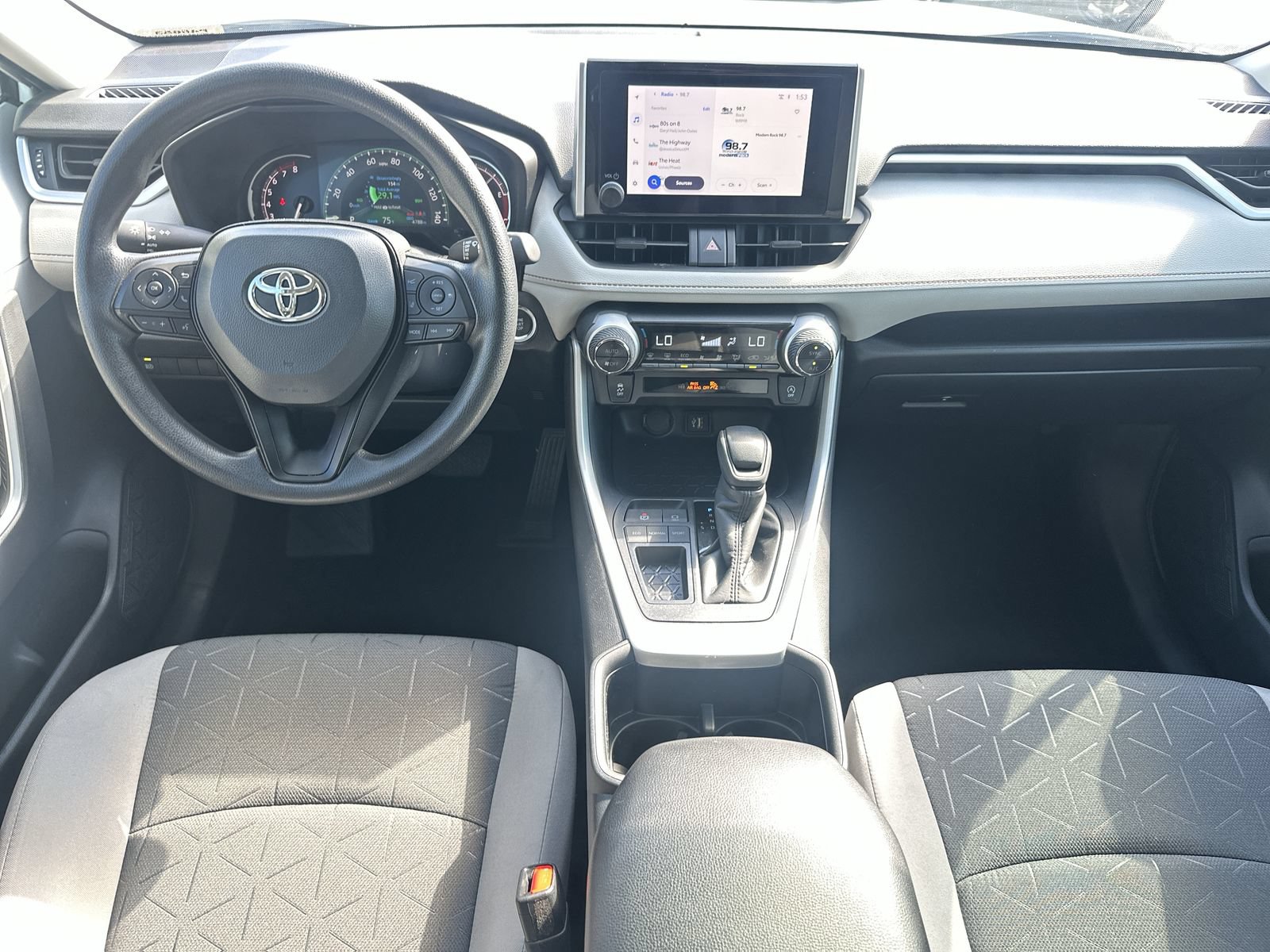 Used 2025 Toyota RAV4 XLE w/ Convenience Package FWD image 18