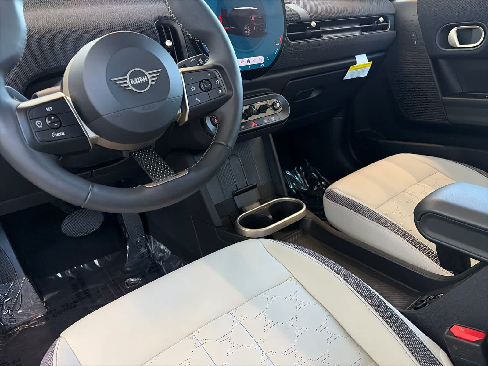 Used 2025 MINI Cooper 2-Door Hardtop FWD image 9