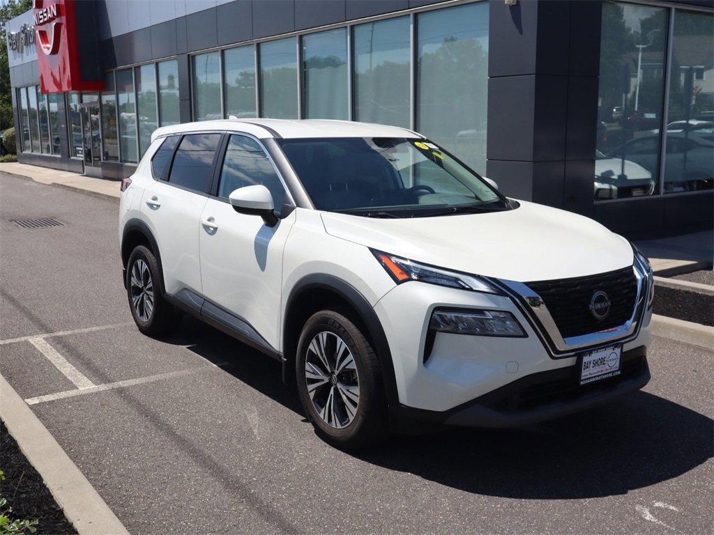 Certified 2023 Nissan Rogue SV image 3