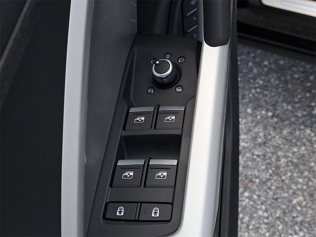 Certified 2025 Audi Q3 2.0T Premium w/ Convenience Package image 22