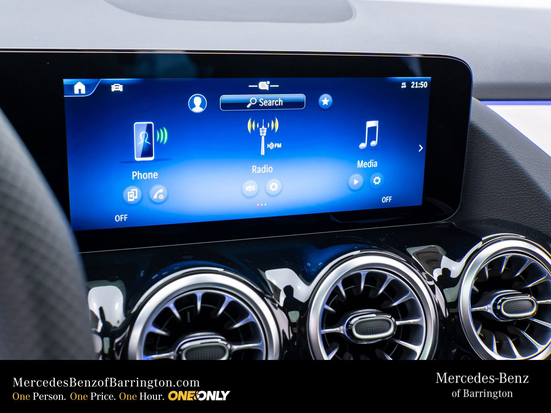 New 2026 Mercedes-Benz GLA 35 AMG 4MATIC image 26